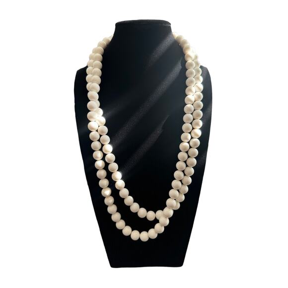 Vintage Richelieu Chunky‎ White Beaded Statement Necklace Double Strand - Picture 1 of 4